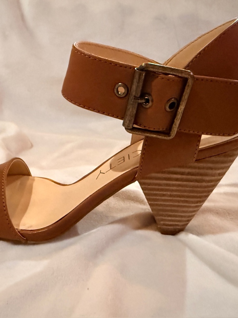 SOLE SOCIETY So Missy Sandal